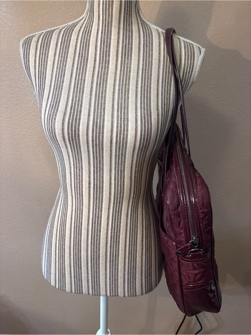 Nine West Laptop Tote Plum Purple Burgundy Quilted Diamond pattern 100% Nylon - Picture 7 of 16